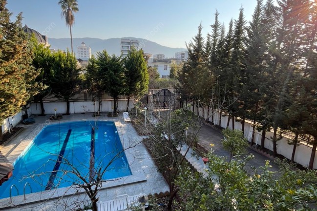 اجاره ویلای ۵خوابه استخردار