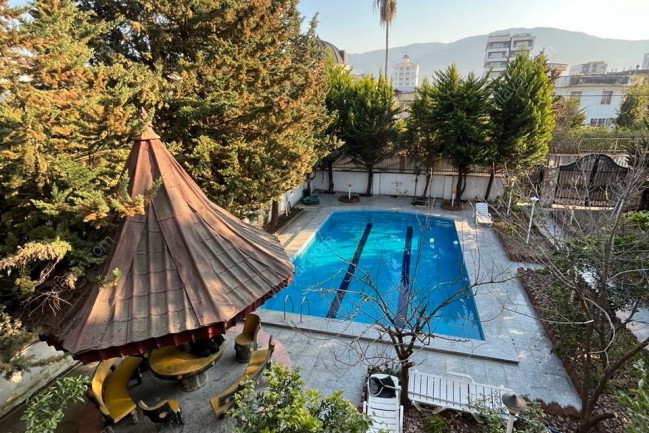 اجاره ویلای ۵خوابه استخردار