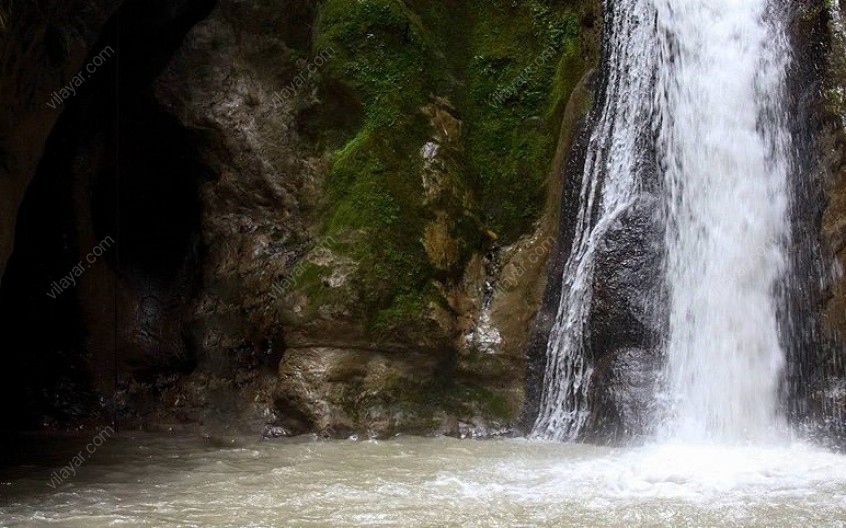آبشار نجارده؛ آبشاری مرتفع در دل جنگل