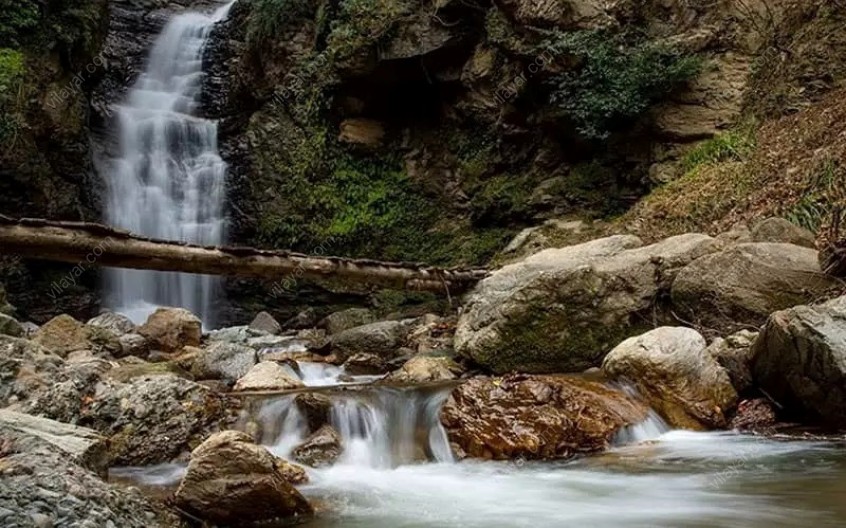 آبشار دودوزن خرمکش؛ برگی فوق ‌العاده از دفتر طبیعت گیلان