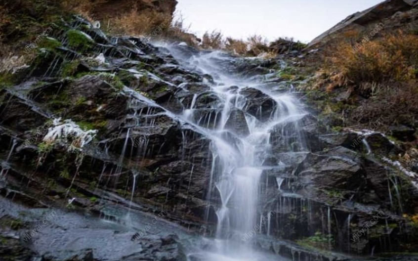 آبشار جذاب و زیبای شورشورنه