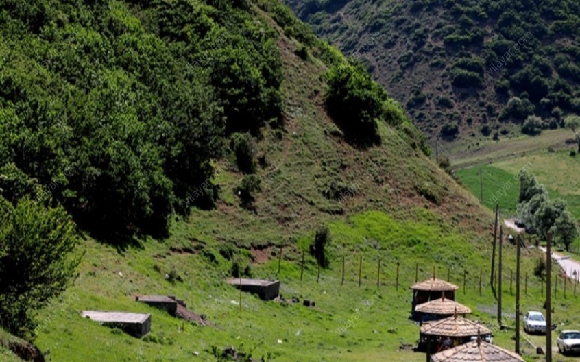 روستای اندبیل با طبیعت سرسبز و کوهستانی