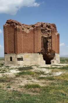 برج شاطر گنبدی از تاریخ در اردبیل