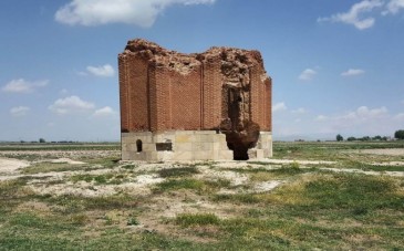 برج شاطر گنبدی از تاریخ در اردبیل