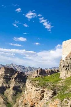 قلعه قهقهه مشگین شهر؛ جاذبه اصیل و البته مخوف توریستی