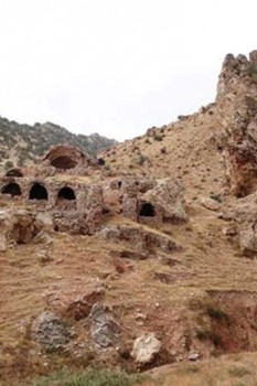 محوطه باستانی قلعه خسرو اردبیل؛ قلعه ‌ای سنگی با قدمت پیش از میلاد مسیح