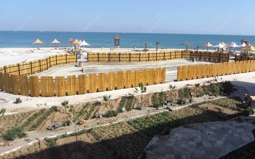 پلاژ بانوان و آقایان در جزیره زیبای کیش؛ پاتوقی برای آفتاب دوستان