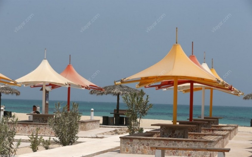 پلاژ بانوان و آقایان در جزیره زیبای کیش؛ پاتوقی برای آفتاب دوستان