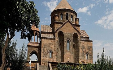 راهنمای سفر به شبستر