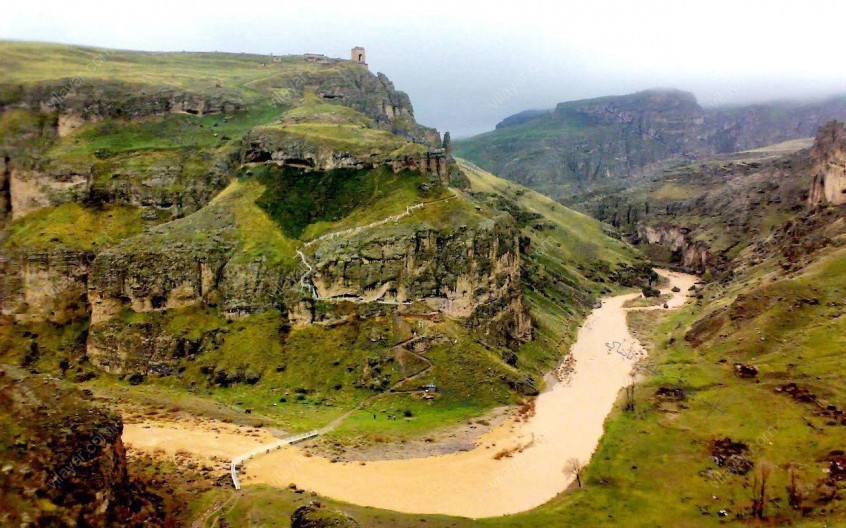 راهنمای سفر به هشترود