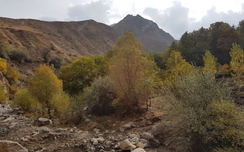 روستای عیش آباد؛ روستایی شناخته شده با آبشار معروفش