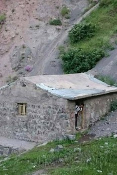 آبگرم جلده باخان؛ مکانی محبوب در سراب برای طبیعت گردی و درمان