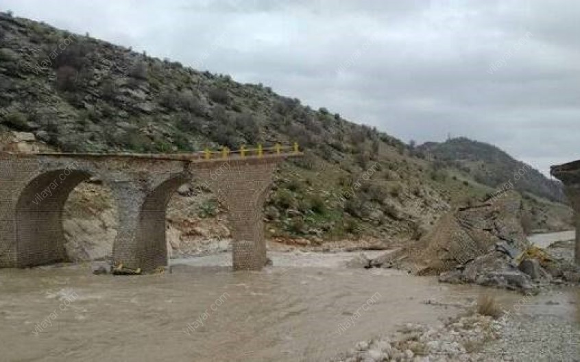 پل کاکا رضا شاهکار معماری و پیوندی تاریخی در دل طبیعت لرستان