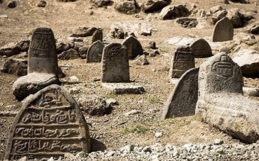 قبور شاهرود گنجینه‌ای از یادها و روایت‌های فراموش‌نشدنی در دل لرستان