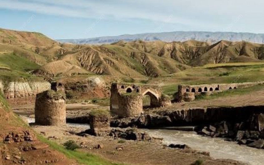 پل گاومیشان لرستان پیوند زیبای طبیعت و تاریخ