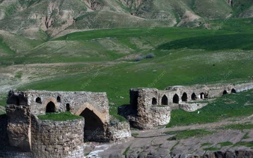پل گاومیشان لرستان پیوند زیبای طبیعت و تاریخ