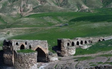 پل گاومیشان لرستان پیوند زیبای طبیعت و تاریخ