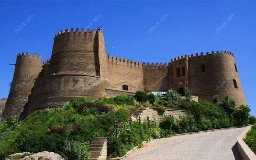 قلعه فلک‌ الافلاک لرستان یک دژ تاریخی با داستان‌هایی از دل تاریخ و هنر ایرانی