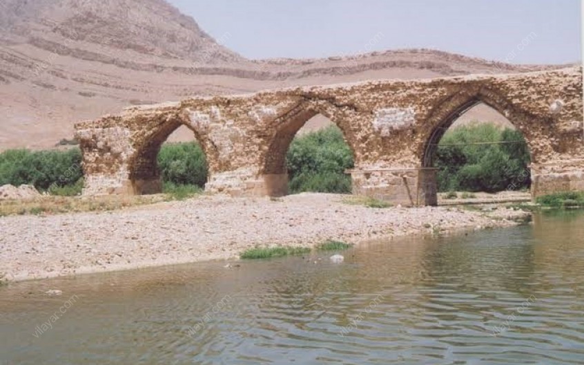پل شاپوری نماد ارتباط و همدلی در قلب ایران
