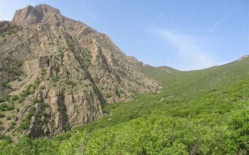 کوه قارون دورود؛ صعود به دژ افسانه‌ای در قلب طبیعت لرستان