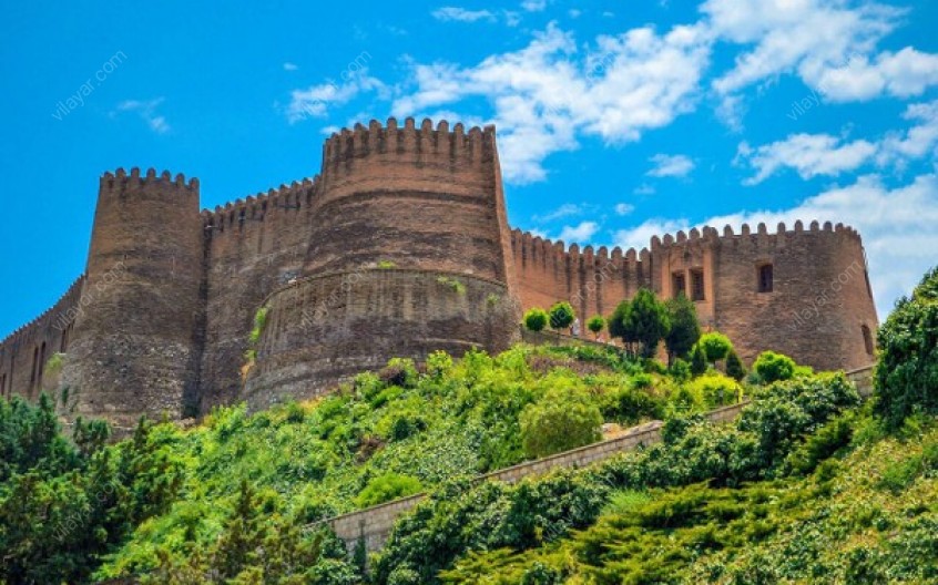 قلعه شَکَر لرستان: دژی از جنس افسانه‌ها