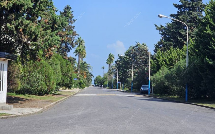 راهنمای کامل شهرک دریاکنار؛ معرفی خیابان‌ها، ساحل، رستوران‌ها و امکانات