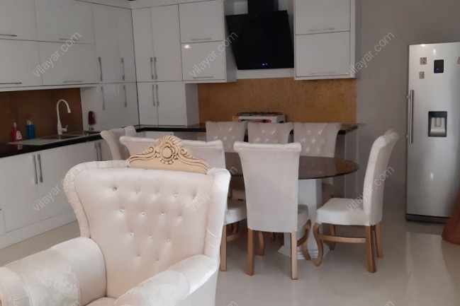 ویلا در دریاکنار (شیک و نوساز)