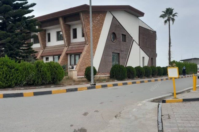 خانه دریا ویلا چهار خواب لاین اول ساحل تمیز شیک